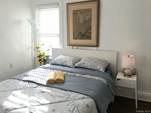37-54 99th St, Corona, NY, 11368-1855 | Card Image