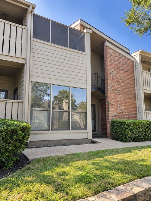 302-9600 Royal Ln, Dallas, TX, 75243-7660 | Card Image