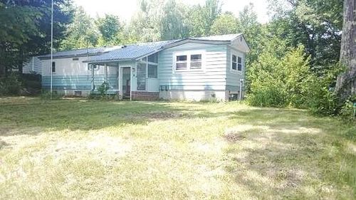 9 Oak Street, Jay, ME, 04239 | Card Image