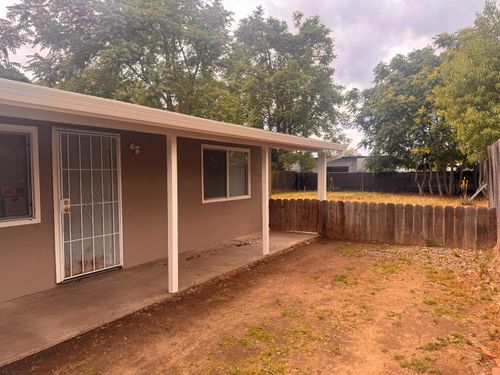 907 Empire Avenue, Modesto, CA, 95354 | Card Image