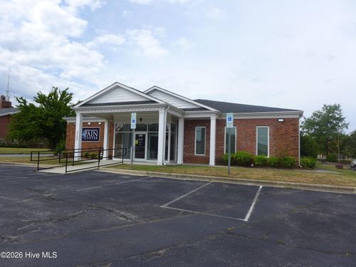 2100 Presbyterian Ln, Kinston, NC, 28501-2266 | Card Image