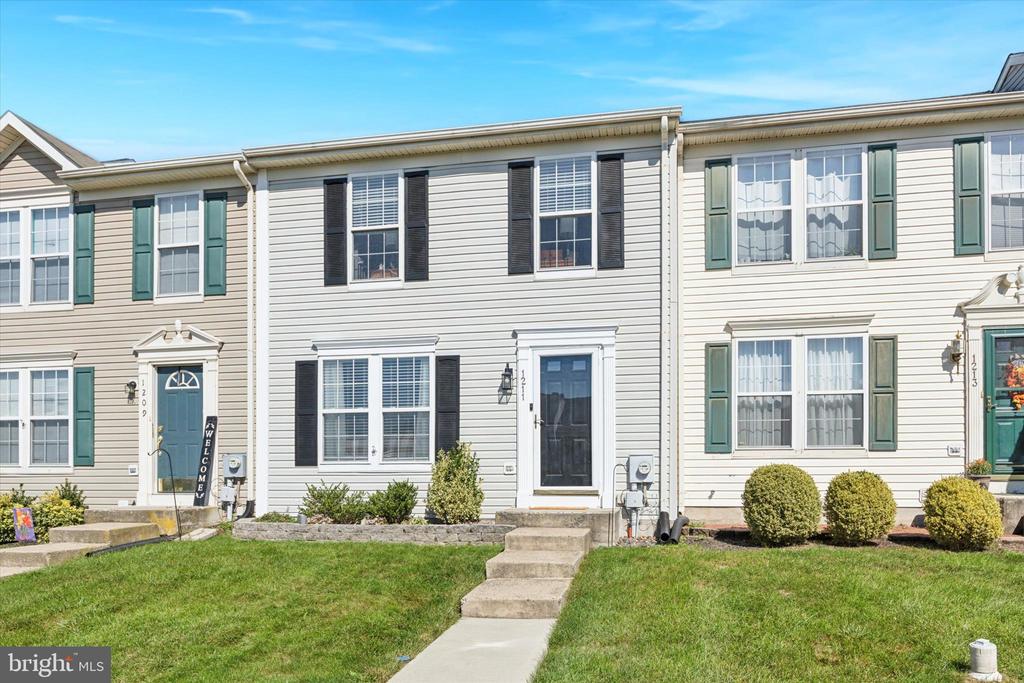 Hunter Ln, Perkiomenville, PA 18074