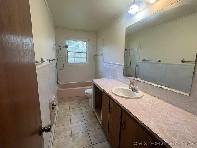 10650 W Highway 9, House other with 3 bedrooms, 2 bathrooms and null parking in Stigler OK | Image 25