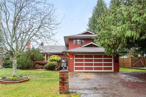 666 Tamarack Dr, Qualicum Beach, BC, V9K1A8 | Card Image