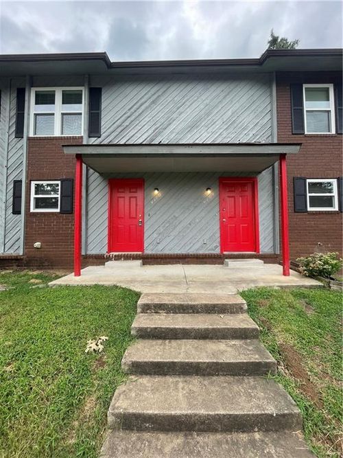 4114 N Sunflower Cir, Fayetteville, AR, 72703-5071 | Card Image