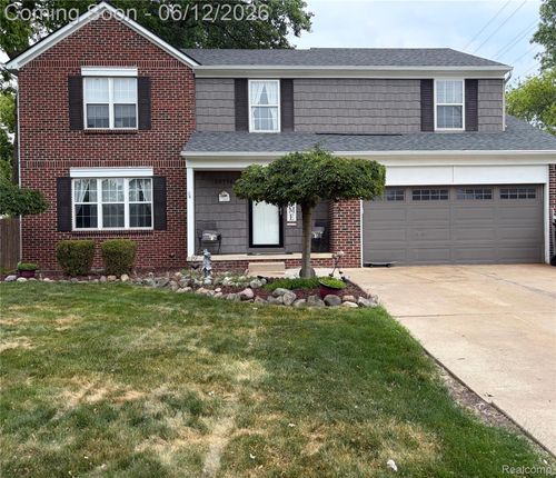 38798 Covington Dr, Wayne, MI, 48184-1086 | Card Image