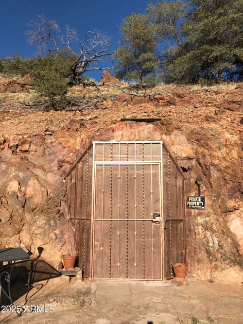 42-127 High Rd, Bisbee, AZ, 85603 | Card Image