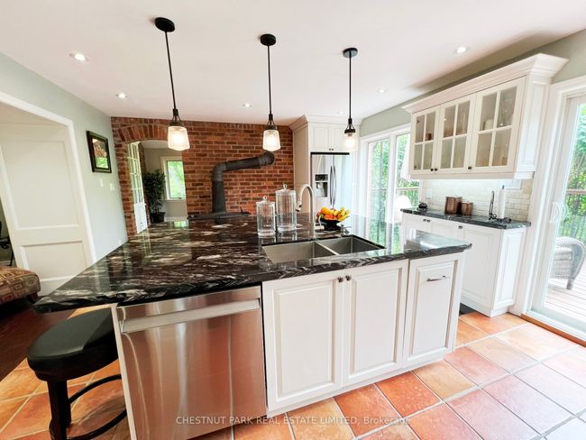 21 Southridge Trail, House other with 6 bedrooms, 4 bathrooms and 5 parking in Caledon Village ON | Image 11