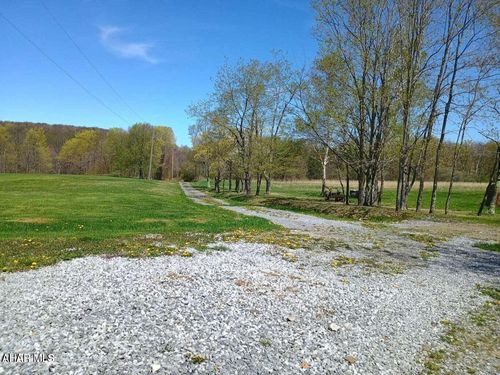377 Eger Rd, Lilly, PA, 15938 | Card Image