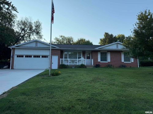209 Hillcrest Dr, Washington, IL, 61571-2218 | Card Image