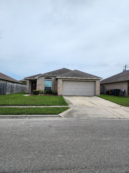3826 Los Arroyos Dr, Corpus Christi, TX, 78414-5790 | Card Image