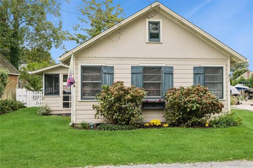 43 Kirby Lane, Riverhead, NY, 11901 | Card Image