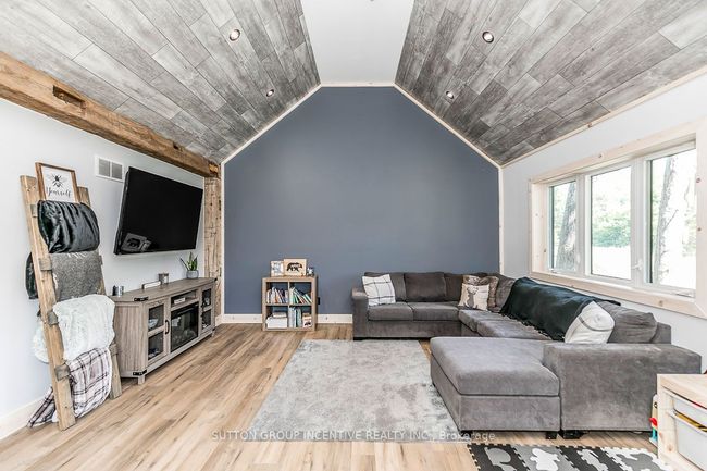 7216 County Rd 13, House other with 2 bedrooms, 1 bathrooms and 15 parking in Lisle ON | Image 13