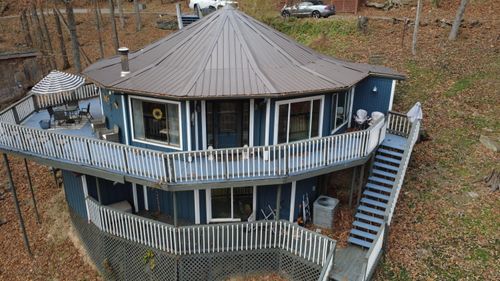 658 Lakeview Vlg, Prestonsburg, KY, 41653-8558 | Card Image