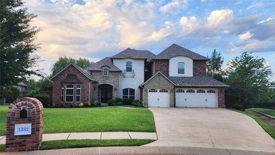 1332 Glen Cove Drive, House other with 3 bedrooms, 2 bathrooms and null parking in Edmond OK | Image 1