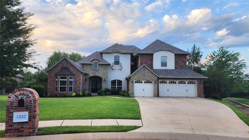 1332 Glen Cove Drive, Edmond, OK, 73003 | Card Image