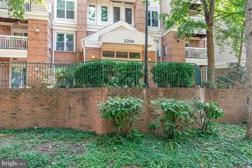 317-2204 Westcourt Ln, HERNDON, VA, 20170-5828 | Card Image