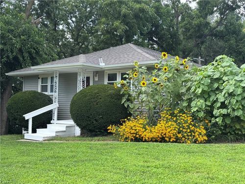 101 W Highland Ave, Saint Joseph, MO, 64505-2434 | Card Image
