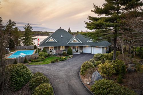 243 Lakeshore Dr, Hammonds Plains, NS, B4B1X1 | Card Image