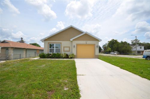 2197 Davis Ct, Fort Myers, FL, 33916-4614 | Card Image