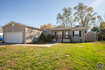 313 Se 44th Pkwy, House other with 3 bedrooms, 2 bathrooms and null parking in Topeka KS | Image 1