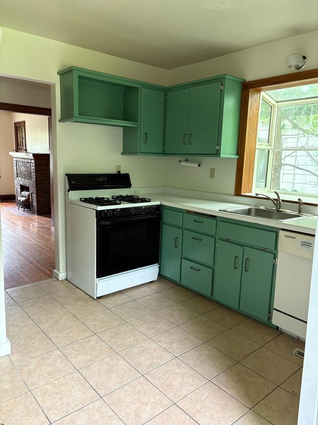 Kitchen | Image 6