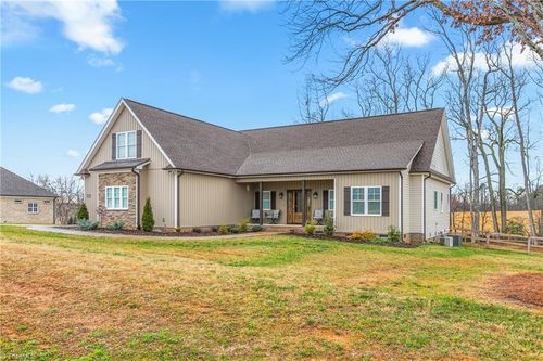 8410 Peony Dr, Stokesdale, NC, 27357-9268 | Card Image