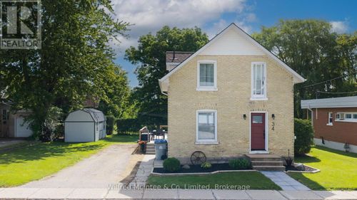 34 Goshen St N, Zurich, ON, N0M2T0 | Card Image