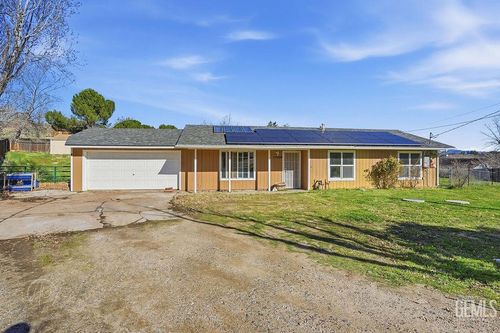 22008 Tiny Ct, Tehachapi, CA, 93561-8882 | Card Image