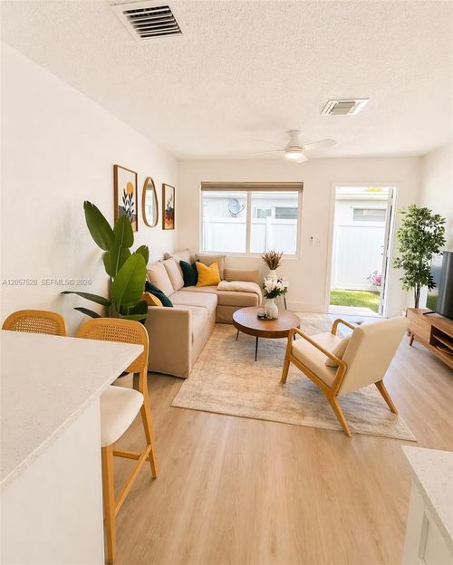 2-5712 Mayo St, Hollywood, FL, 33023-2330 | Card Image