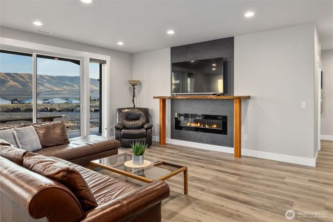 101 Wren Loop N, House other with 3 bedrooms, 3 bathrooms and 3 parking in Mattawa WA | Image 21