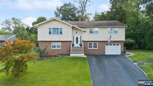 59 Outlook St, Butler, NJ, 07405-1951 | Card Image