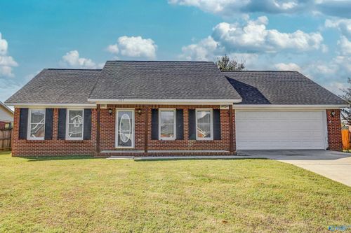 1735 Nottingham Drive Sw, Decatur, AL, 35603 | Card Image