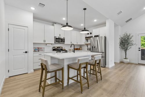 1242 Champlain Way, Dallas, TX, 75253-3858 | Card Image