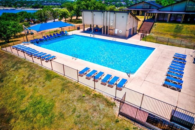 111 Comanche Pt, Townhouse with 3 bedrooms, 2 bathrooms and 2 parking in Point Venture TX | Image 30