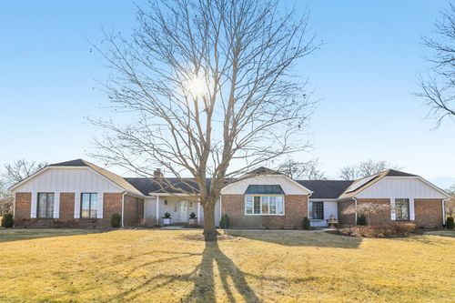 723 Beacon Dr, Lake Barrington, IL, 60010-1541 | Card Image