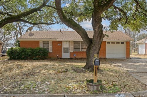 1302 Ann Arbor Dr, Corsicana, TX, 75110-2031 | Card Image