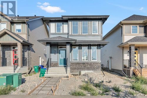 572 River Ave, Cochrane, AB, T4C2C1 | Card Image