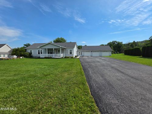 3551 Pierce St, Altoona, PA, 16601-7725 | Card Image