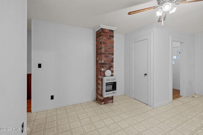327 Nc Highway 305, House other with 3 bedrooms, 2 bathrooms and null parking in Windsor NC | Image 9