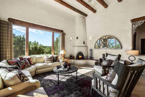 61 Paseo Del Antilope, Santa Fe, NM, 87506-7948 | Card Image