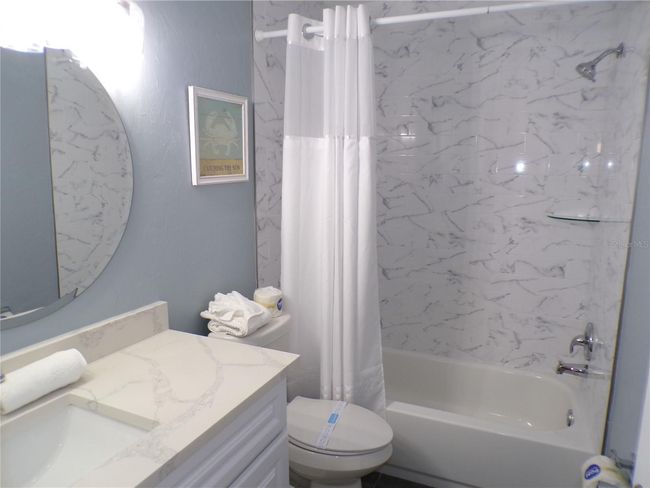 UNIT-207 - 1801 Gulf Dr N, Condo with 2 bedrooms, 2 bathrooms and null parking in BRADENTON BEACH FL | Image 27