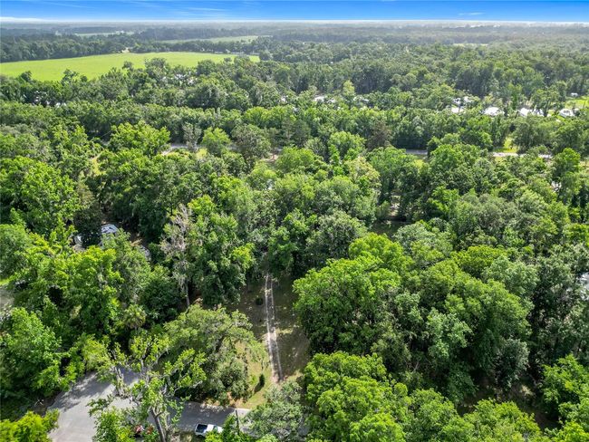 Overhead shows the cul-de-sac and driveway | Image 61