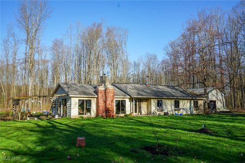 6831 Howard Rd, Williamsfield, OH, 44093-9724 | Card Image