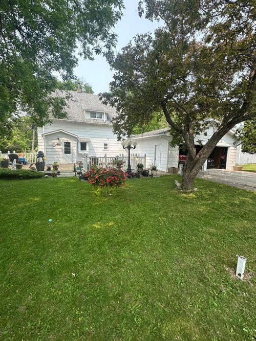 406 Roberts Ave Ne, Warroad, MN, 56763-2209 | Card Image