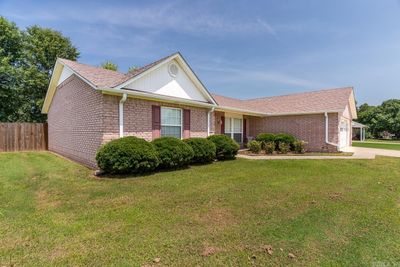 2707 Carriage Hill Drive, House other with 3 bedrooms, 2 bathrooms and null parking in Paragould AR | Image 2