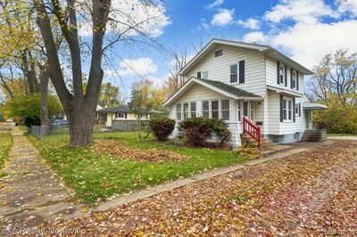 1034 Holbrook Avenue, Home with 3 bedrooms, 1 bathrooms and null parking in Waterford Twp MI | Image 2