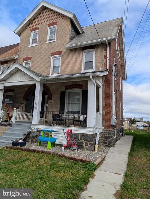 405 Juniper St, Quakertown, PA, 18951-1605 | Card Image