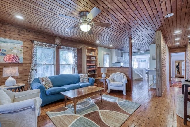 12403 Cedar St, House other with 2 bedrooms, 1 bathrooms and null parking in Cedar Key FL | Image 4