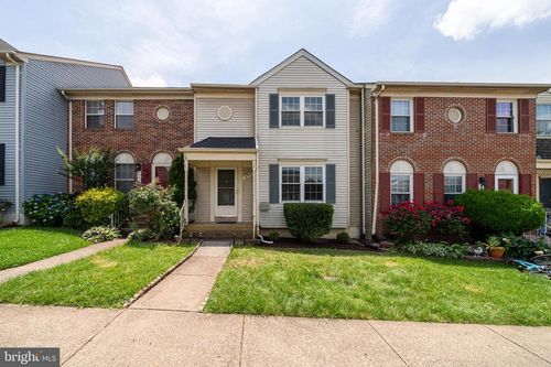 8593 Burlington Ct, MANASSAS, VA, 20110-6323 | Card Image